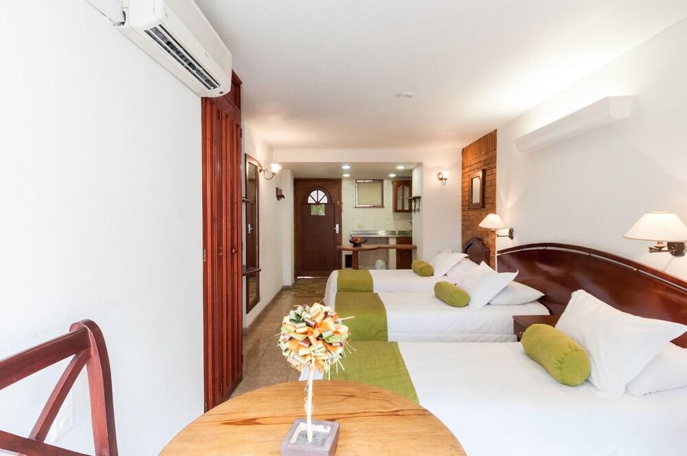 Hotel Cabo De La Vela Medellin Bagian luar foto