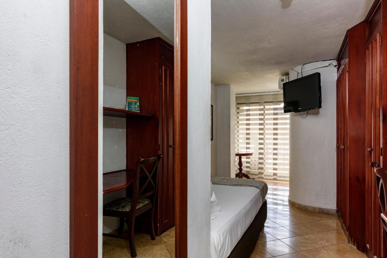 Hotel Cabo De La Vela Medellin Bagian luar foto