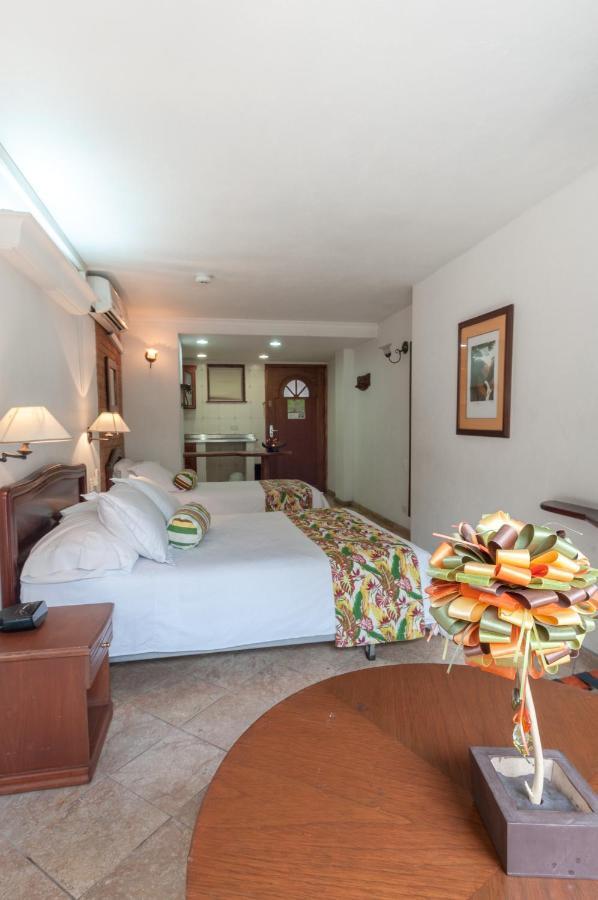 Hotel Cabo De La Vela Medellin Bagian luar foto